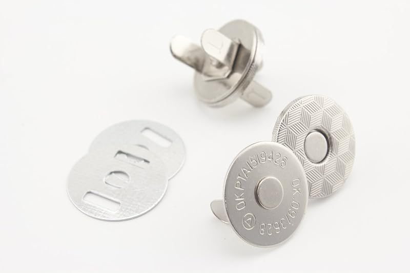 Ultra-Thin Strong Magnetic Snaps